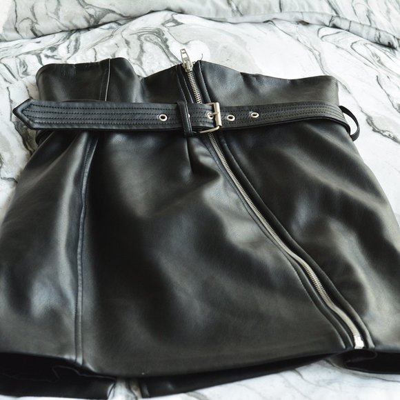 BNWT Blank NYC Black Vegan Leather‎ Mini Skirt - Picture 2 of 8